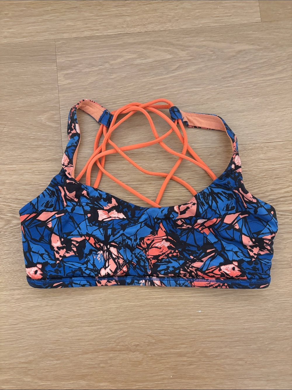 Lululemon free to be wild bra size 8